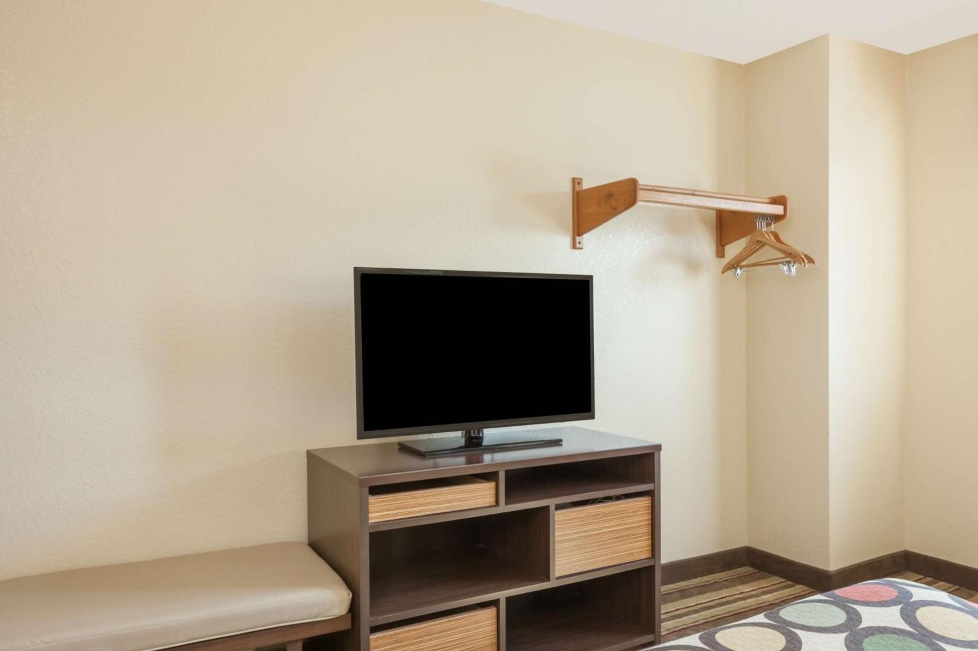ซูเปอร์ 8 บาย วินด์แฮม แลทแทม - แอลบานี ทรอยแอเรีย Hotel แลแธม ภายนอก รูปภาพ